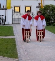 Osternachtfeier am Karsamstag – Ein stiller Beginn, ein strahlendes Fest